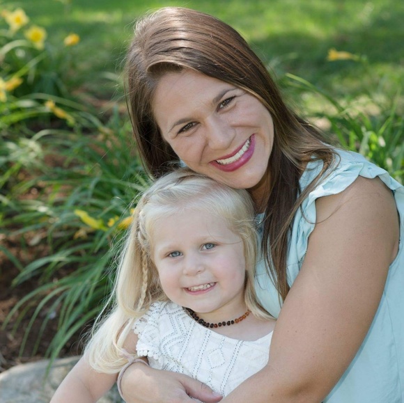 Meet your Posher, Elizabeth - Picture 2 of 2